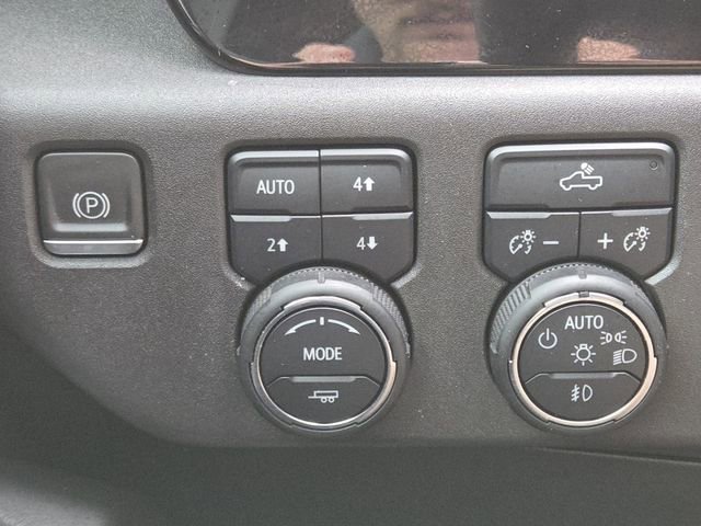 Used 2023 Chevrolet Silverado 1500 LT Trail Boss w/ LPO, Dark Essentials Package image 11