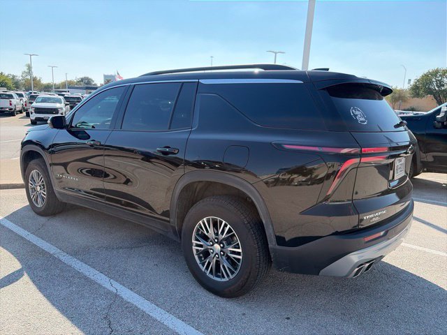 Used 2025 Chevrolet Traverse LT w/ Driver Confidence Package FWD image 4
