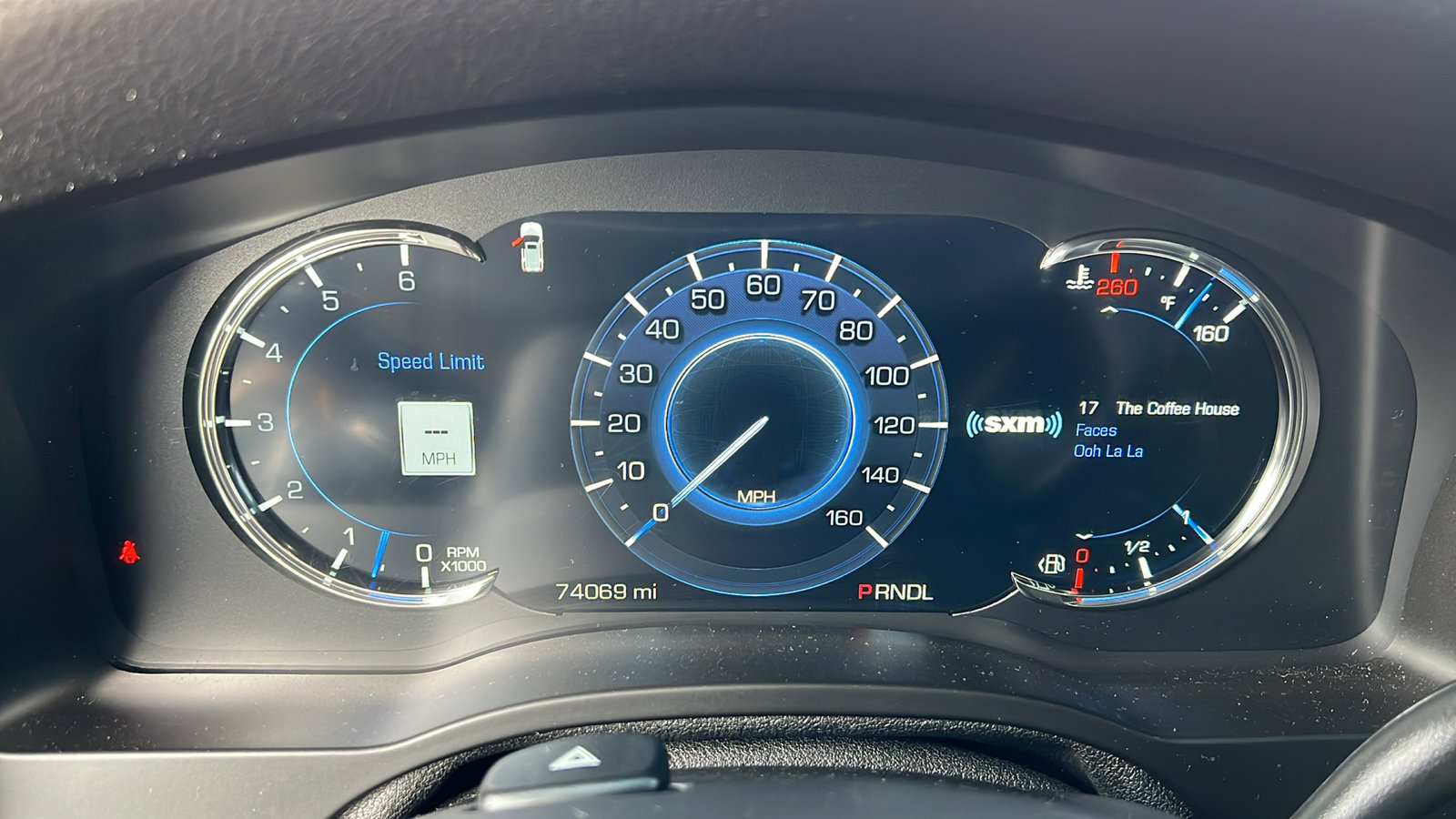 Used 2017 Cadillac Escalade Premium Luxury image 31