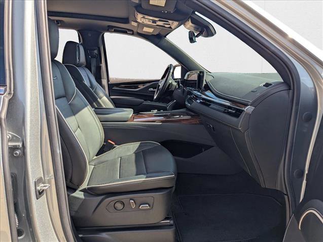 Used 2023 Cadillac Escalade Premium Luxury image 19