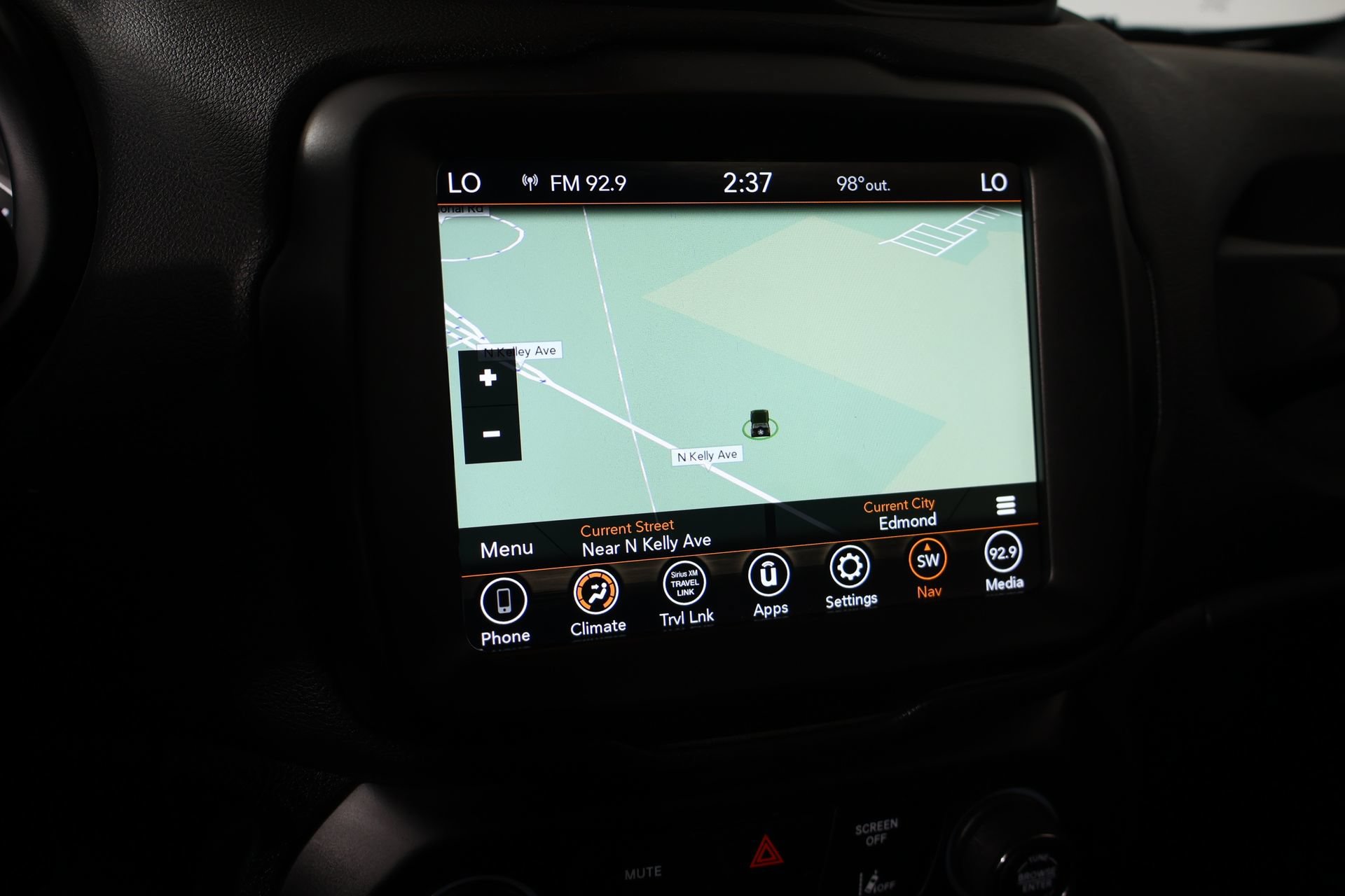 Used 2023 Jeep Renegade Latitude AWD/4WD image 7