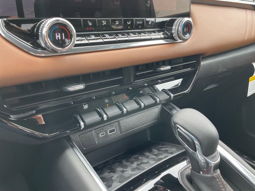 New 2026 GMC Canyon AT4 w/ Nightfall Edition image 18