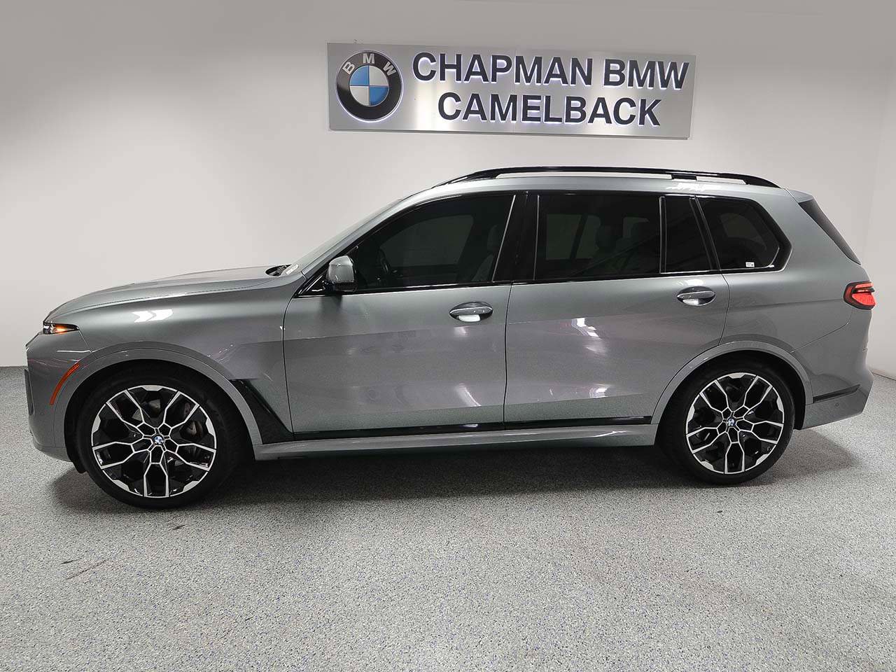 Certified 2024 BMW X7 xDrive40i w/ M Sport Package image 3