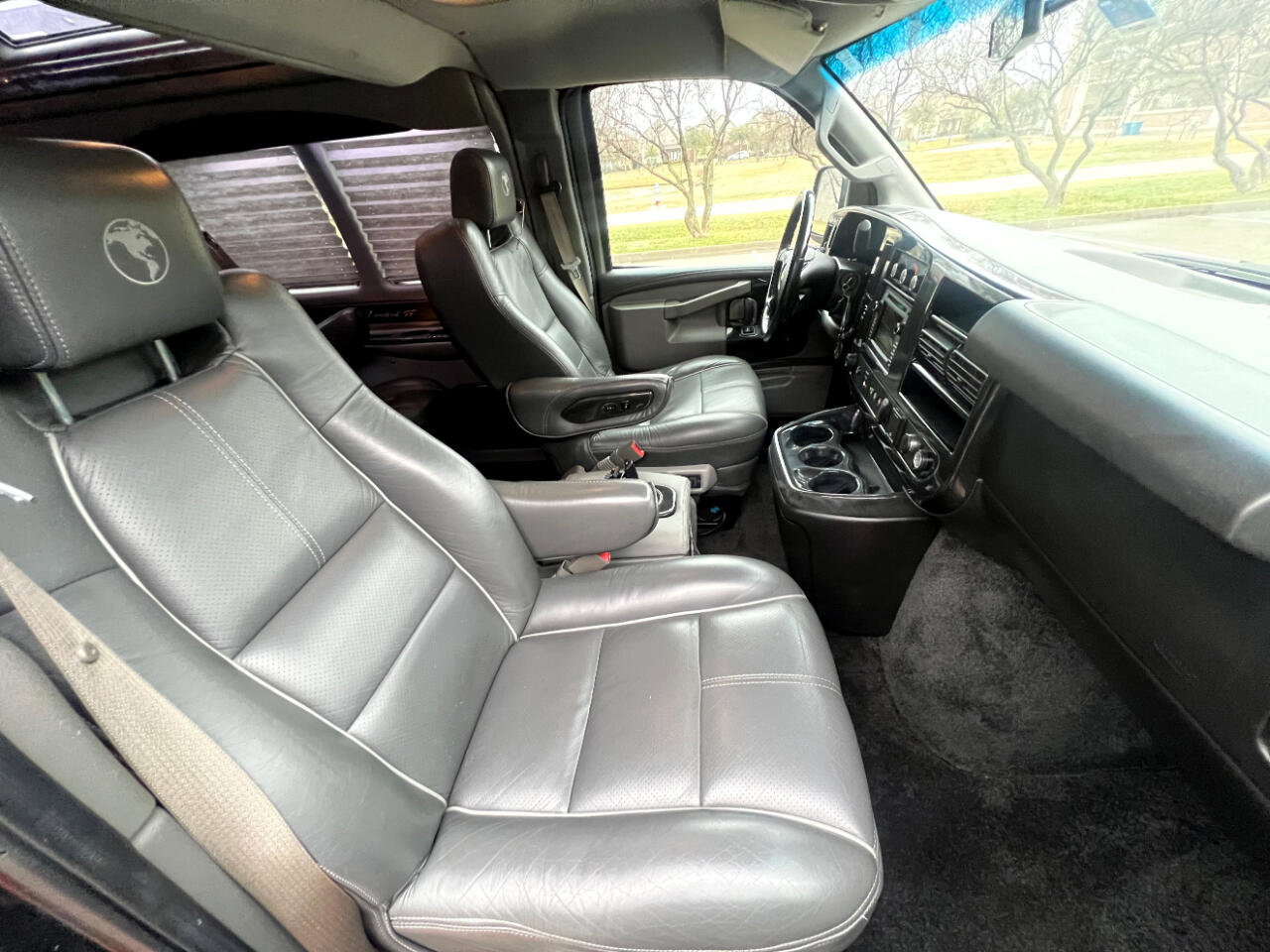 Used 2017 Chevrolet Express 2500 Extended image 26