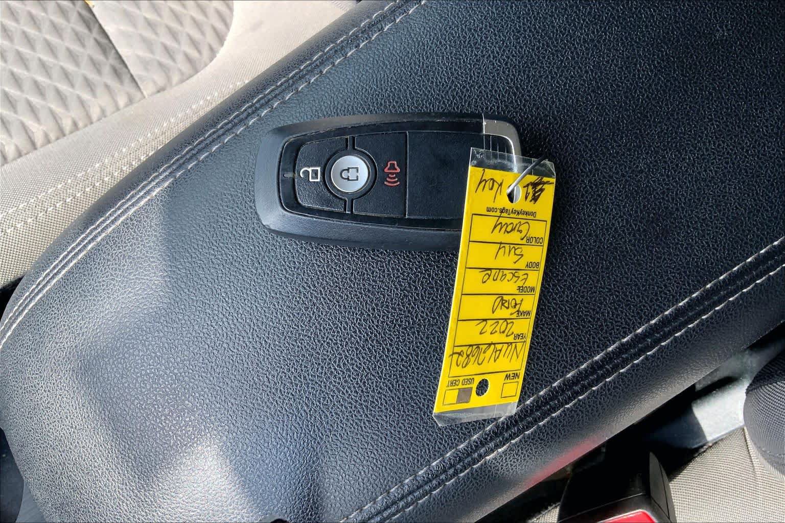 Used 2022 Ford Escape SE FWD image 14