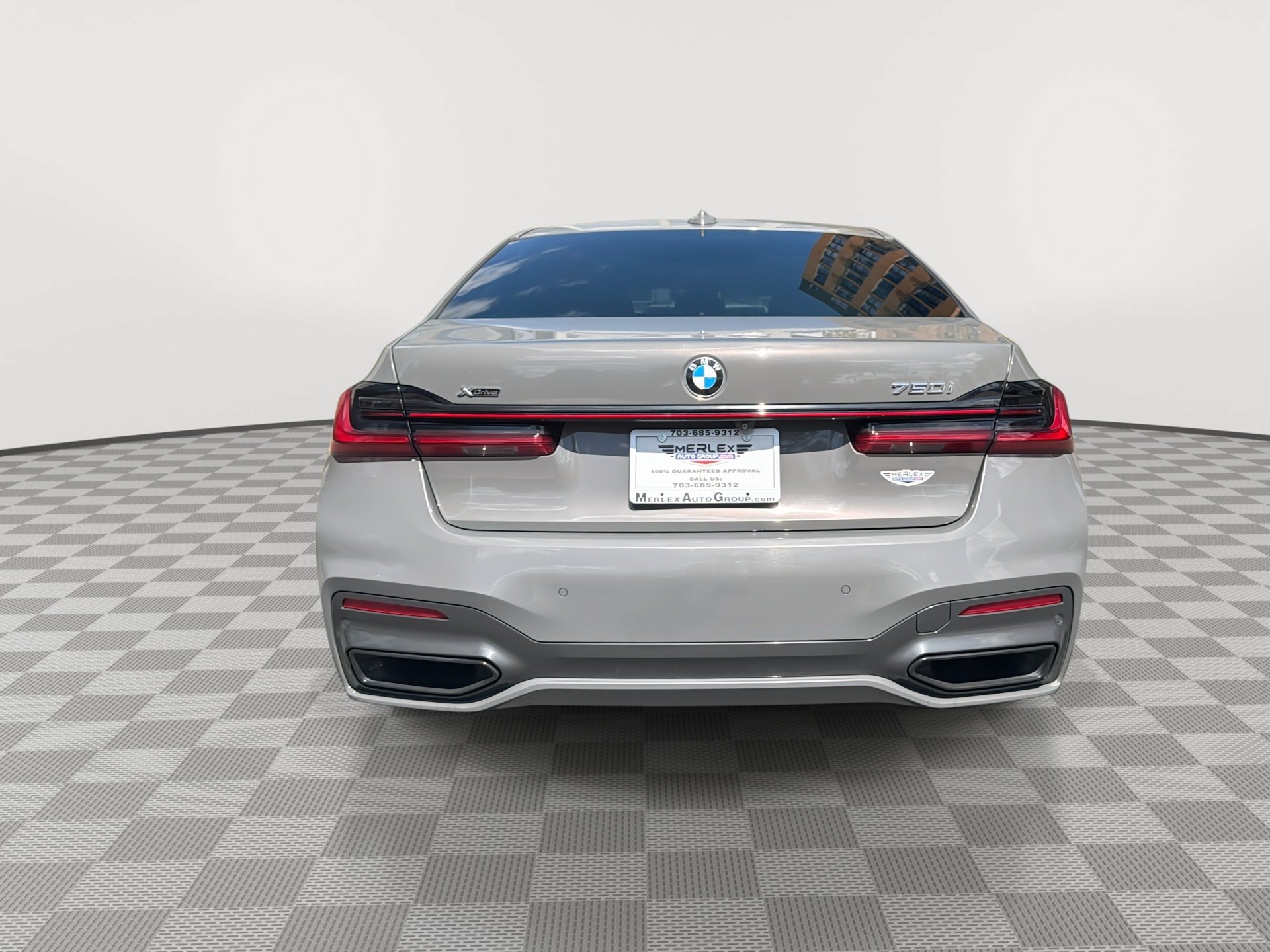 Used 2021 BMW 750i xDrive w/ Executive Package AWD/4WD image 41