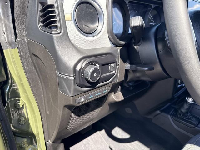 Used 2024 Jeep Wrangler Unlimited Sahara w/ Technology Group AWD/4WD image 25