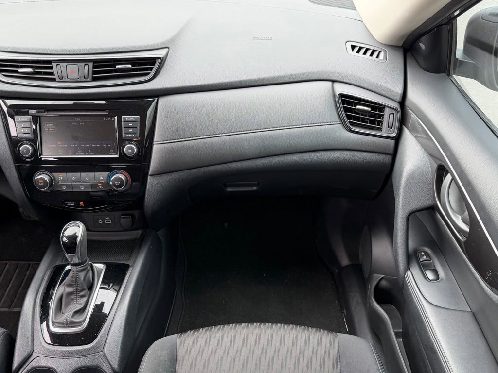 Used 2020 Nissan Rogue S FWD image 10