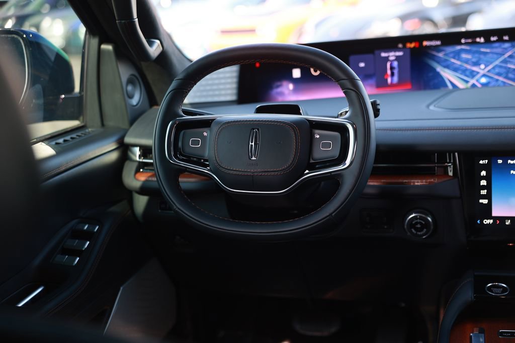 Used 2025 Lincoln Navigator Black Label image 27