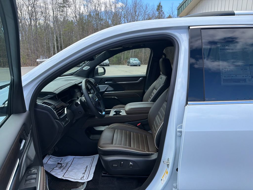 New 2026 GMC Acadia Denali Ultimate AWD/4WD image 11