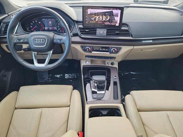 Certified 2023 Audi Q5 2.0T Premium w/ Convenience Package image 2