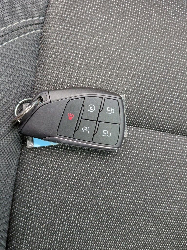 Used 2025 Chevrolet Traverse LT w/ Driver Confidence Package image 50