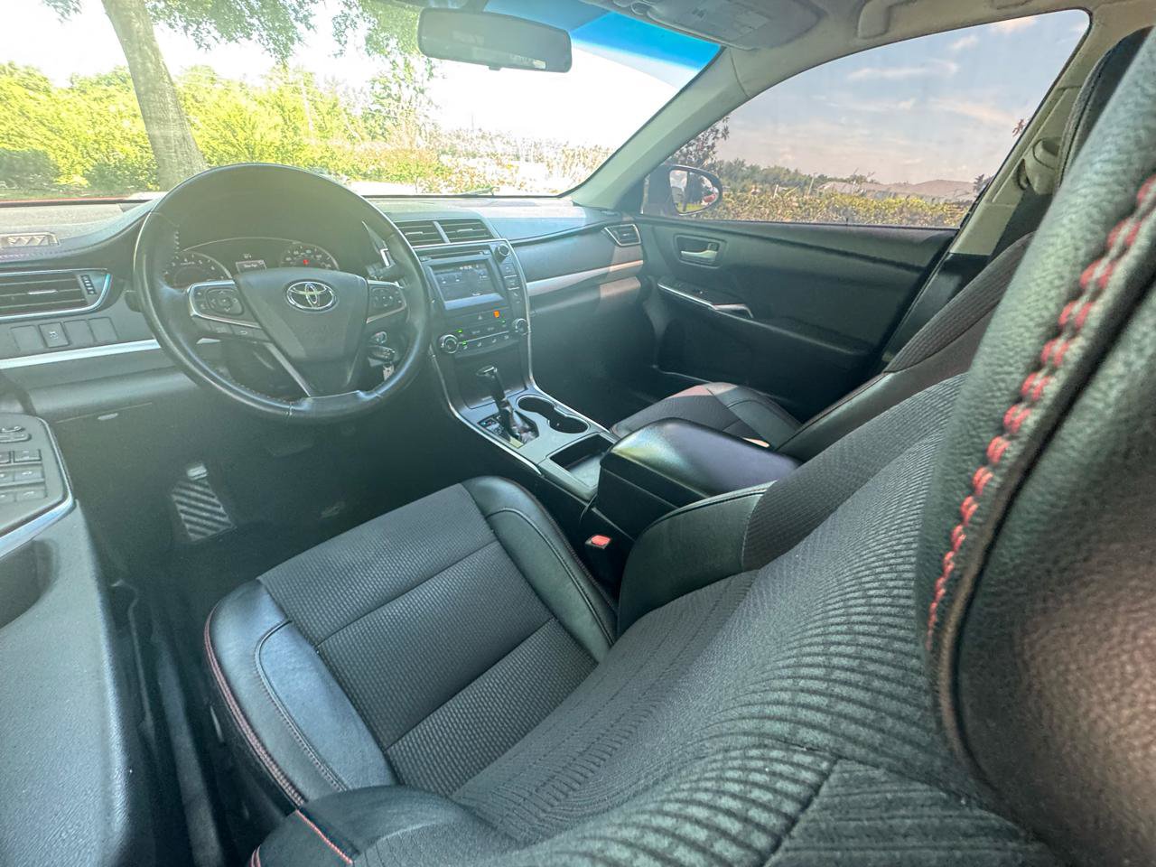 Used 2016 Toyota Camry SE FWD image 17