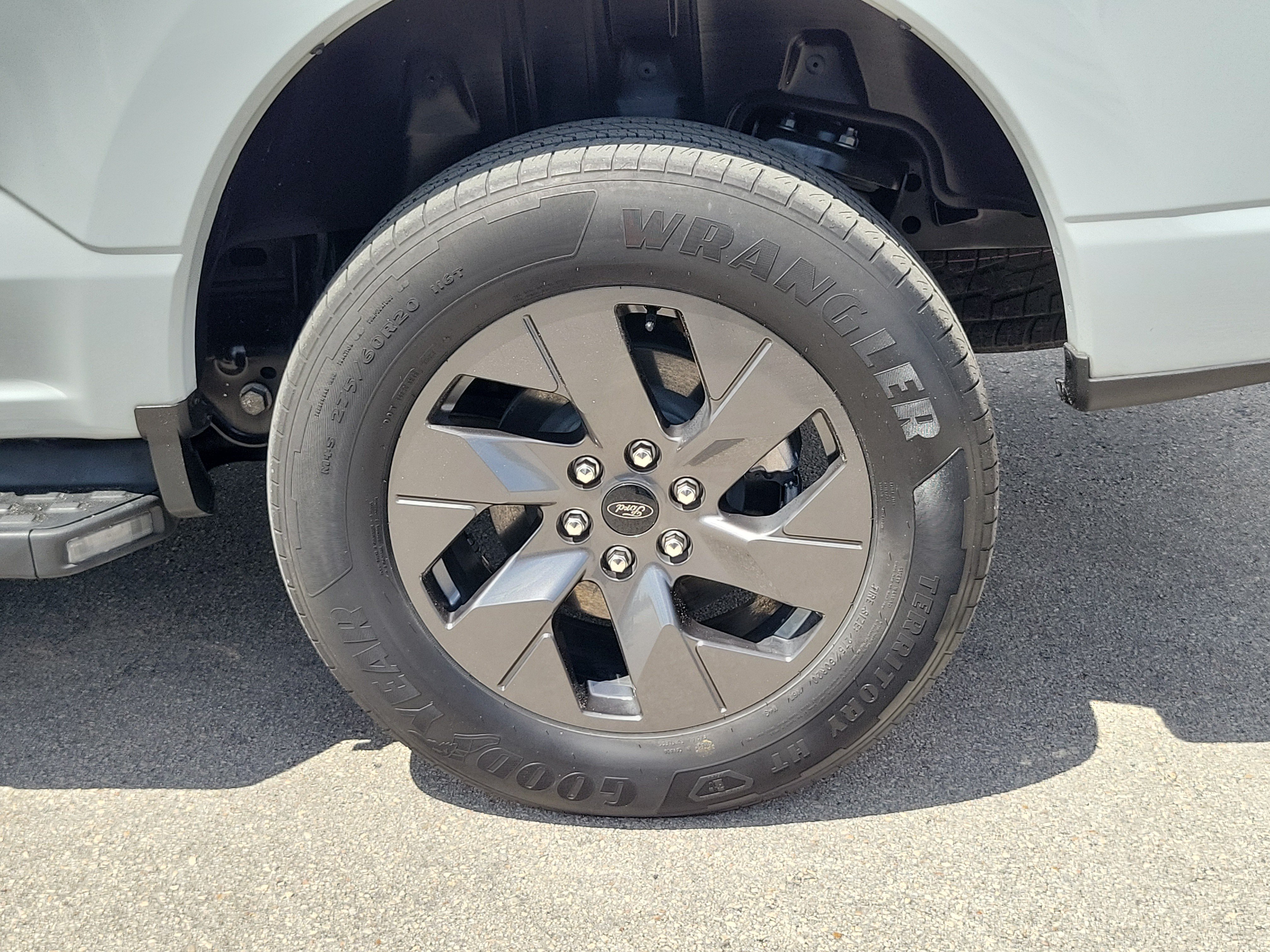 Used 2023 Ford F150 Lightning Lariat AWD/4WD image 25