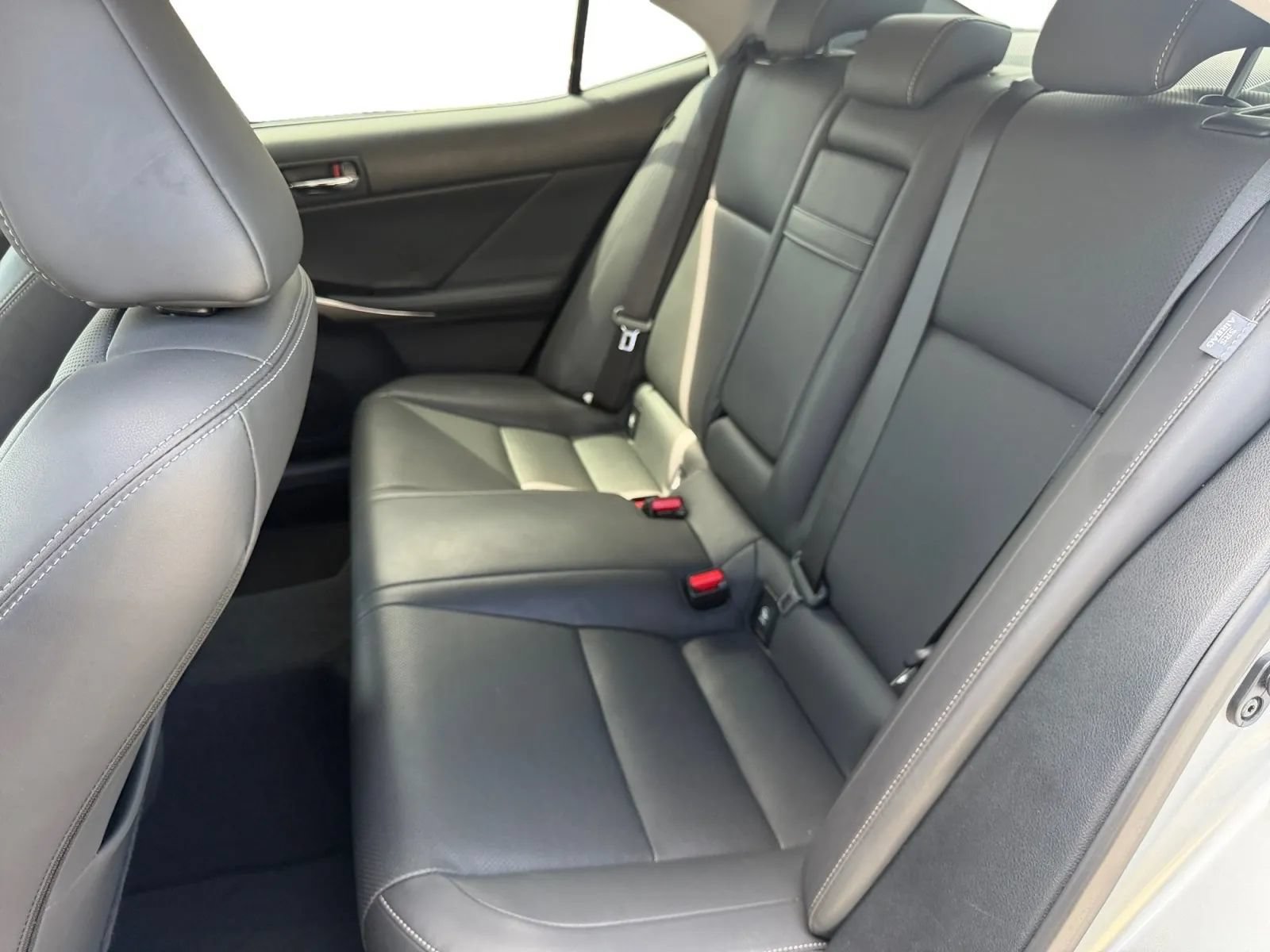 Used 2016 Lexus IS 200t RWD image 17