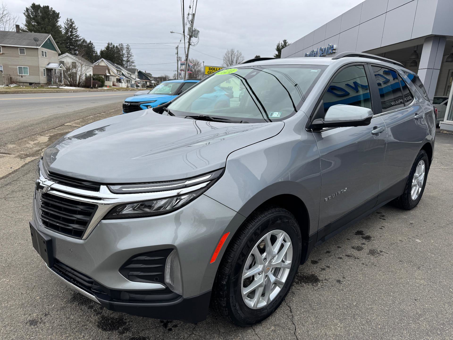 Used 2024 Chevrolet Equinox LT AWD/4WD image 3