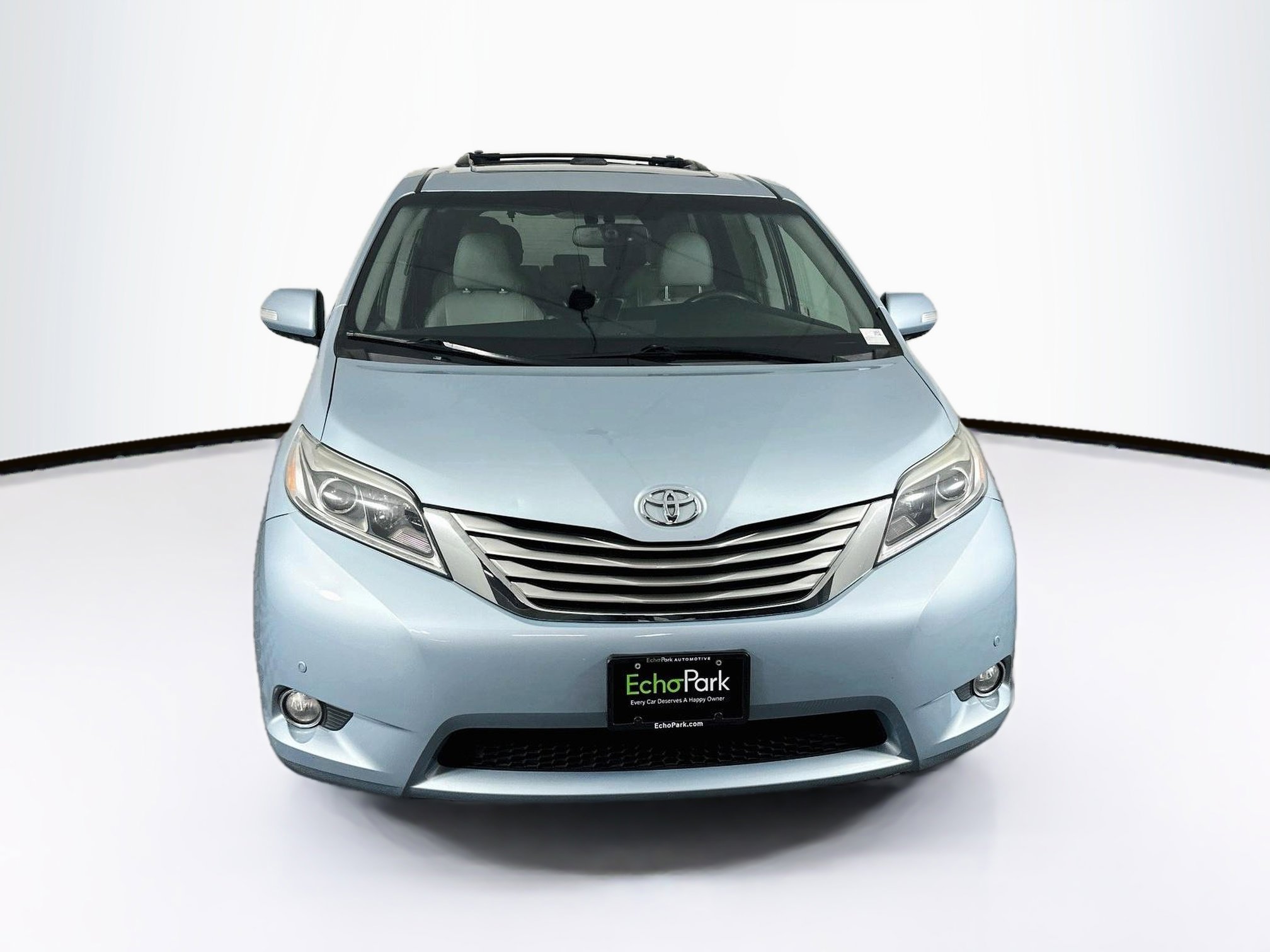Used 2017 Toyota Sienna Limited Premium AWD/4WD image 2