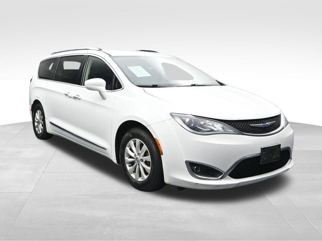 Used 2019 Chrysler Pacifica Touring-L FWD image 7