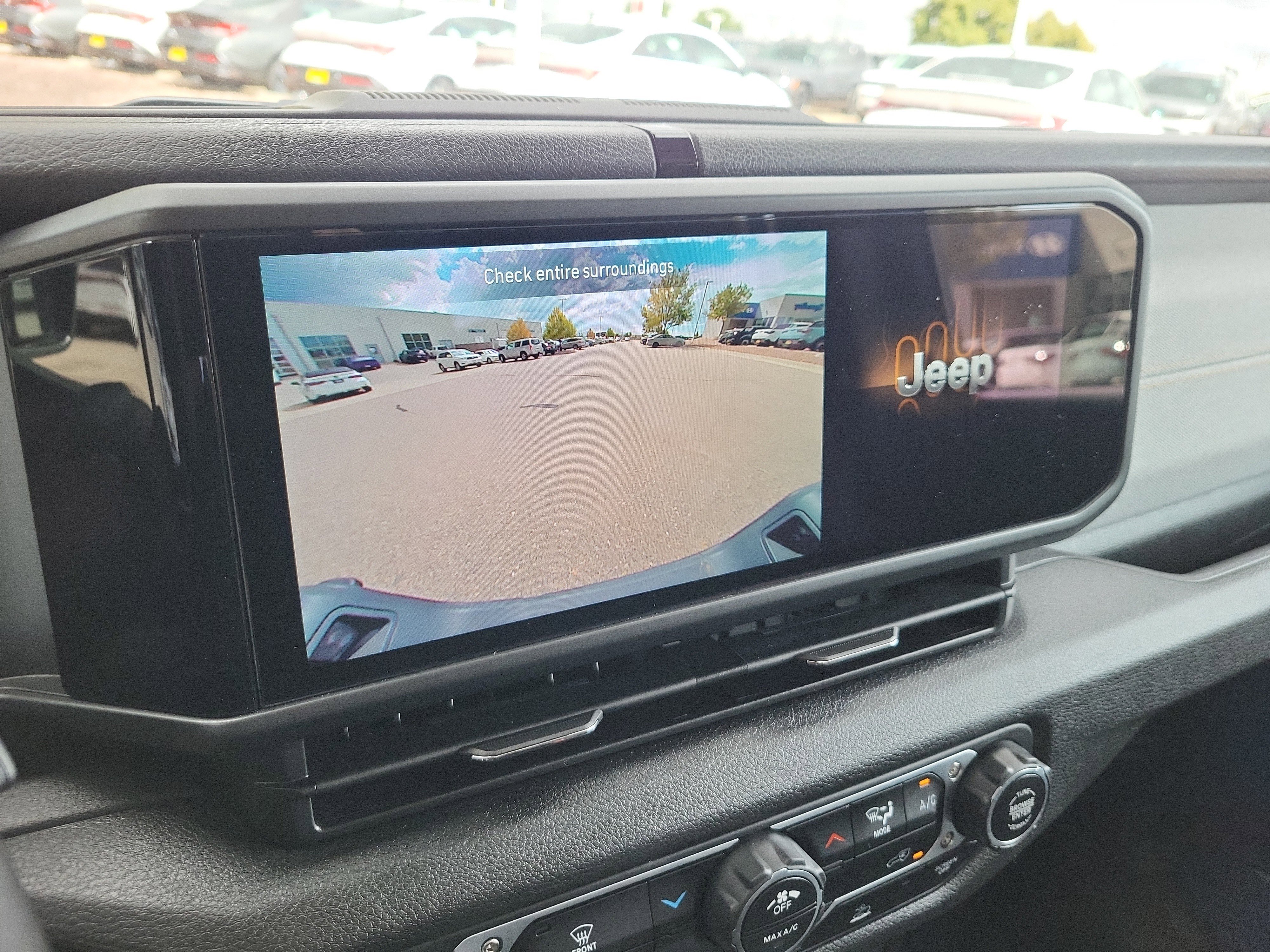 Used 2024 Jeep Gladiator Sport image 21