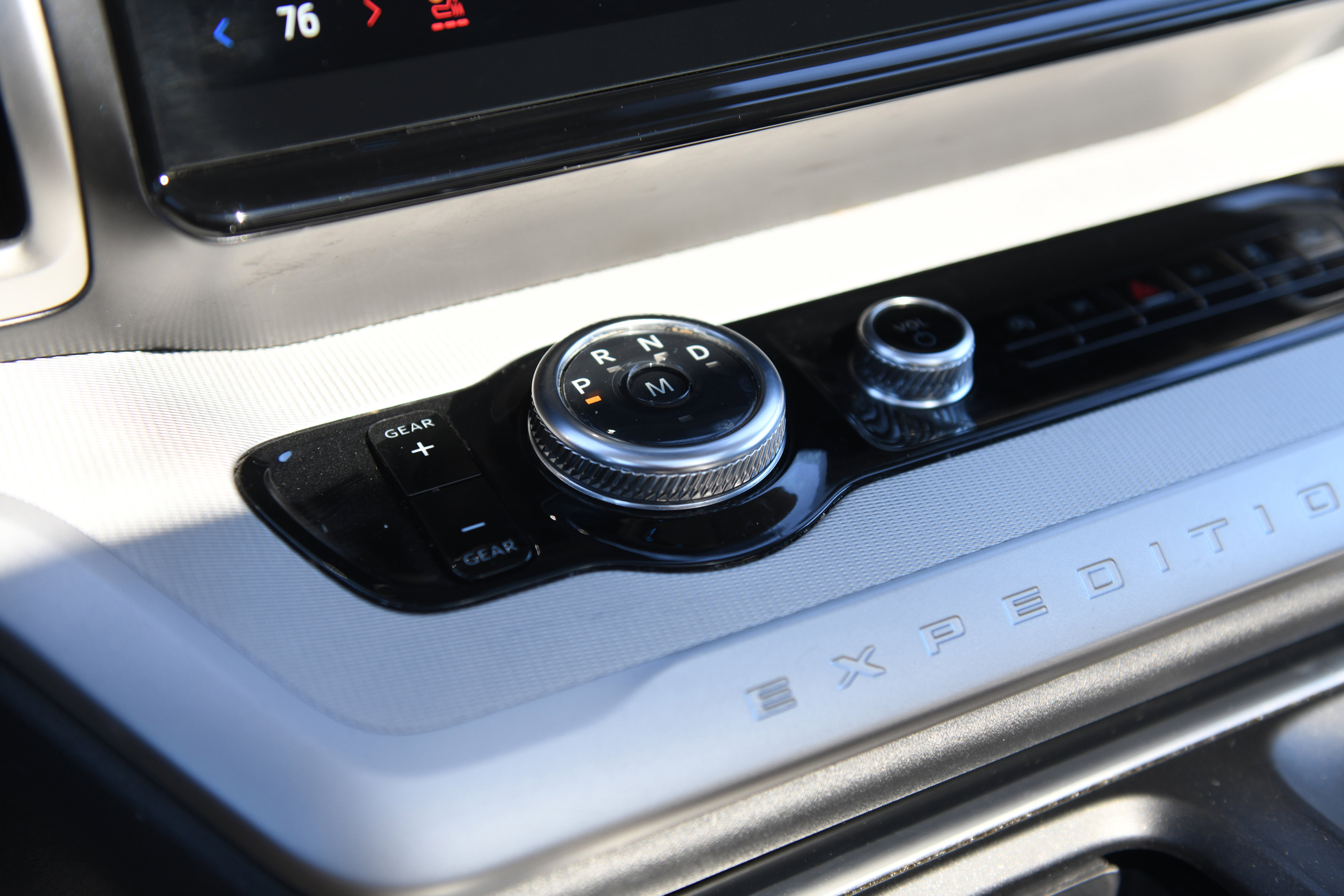 Used 2025 Ford Expedition Active image 21