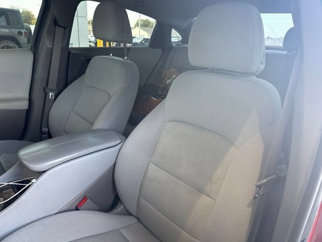 Used 2022 Chevrolet Malibu LT FWD image 16