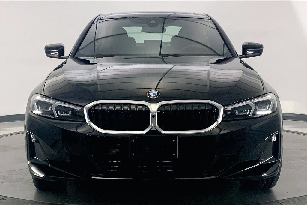 Used 2025 BMW 330i xDrive Sedan w/ Premium Package AWD/4WD image 2