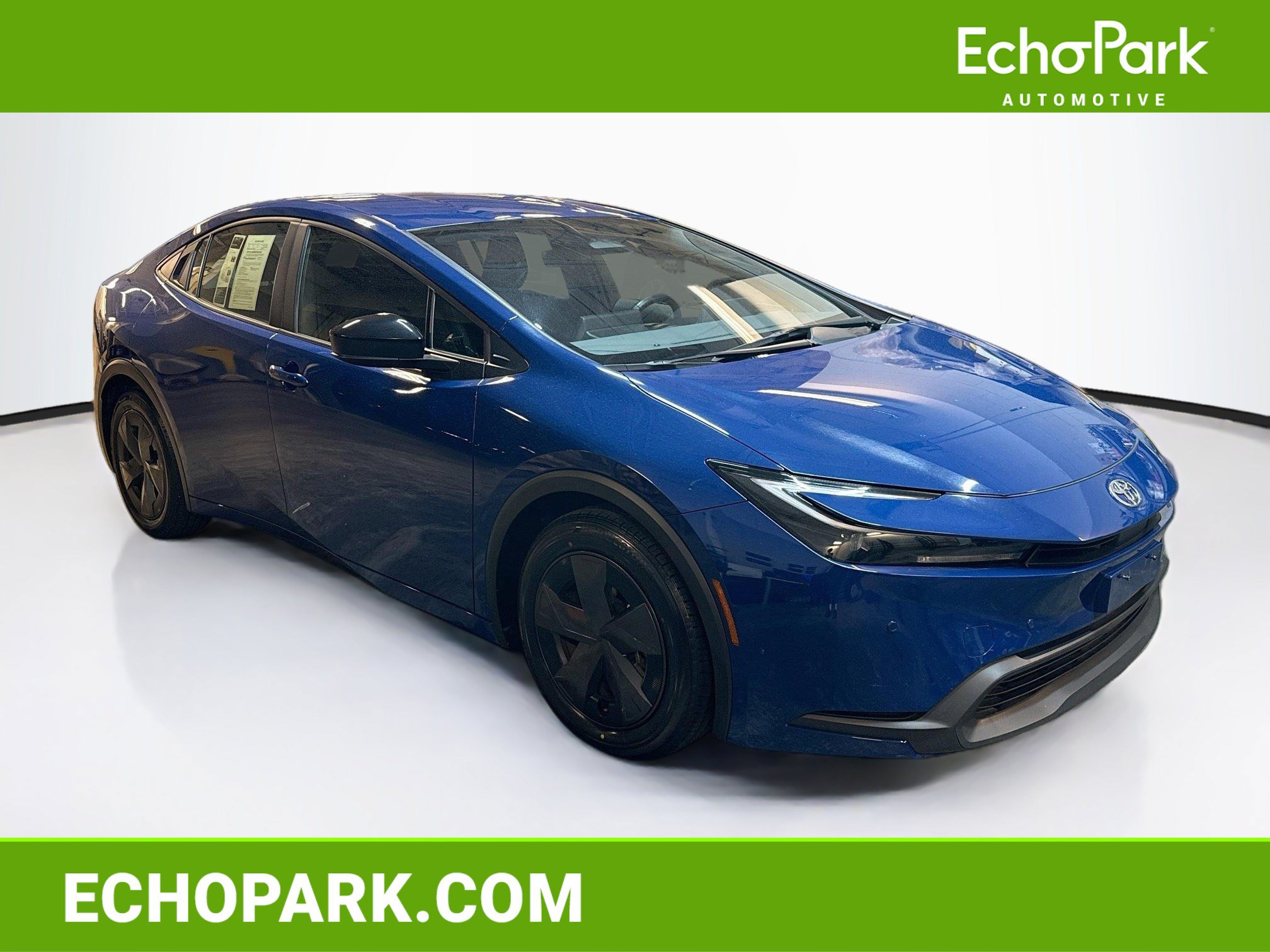 Used 2025 Toyota Prius LE FWD image 1
