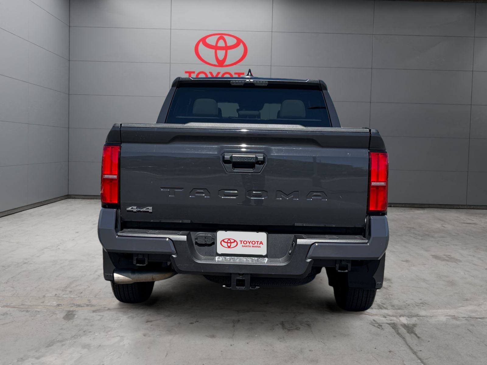 Certified 2025 Toyota Tacoma SR5 AWD/4WD image 4