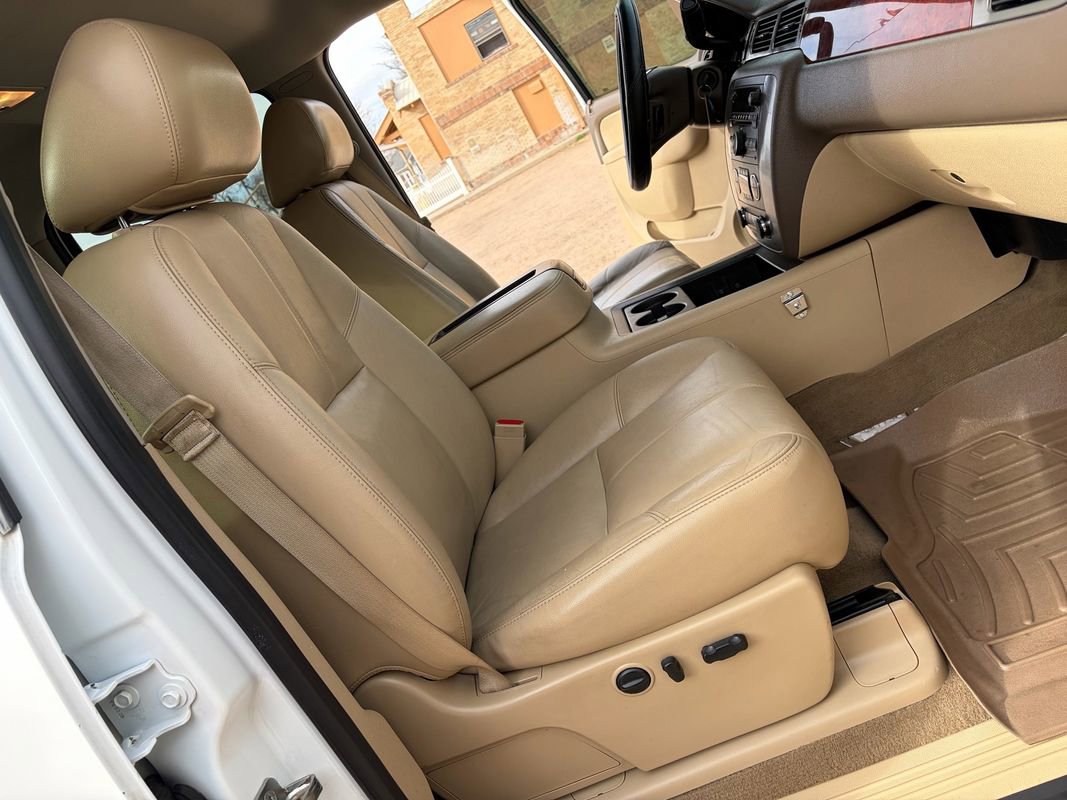 Used 2013 GMC Sierra 3500 SLT w/ SLT Convenience Package image 19