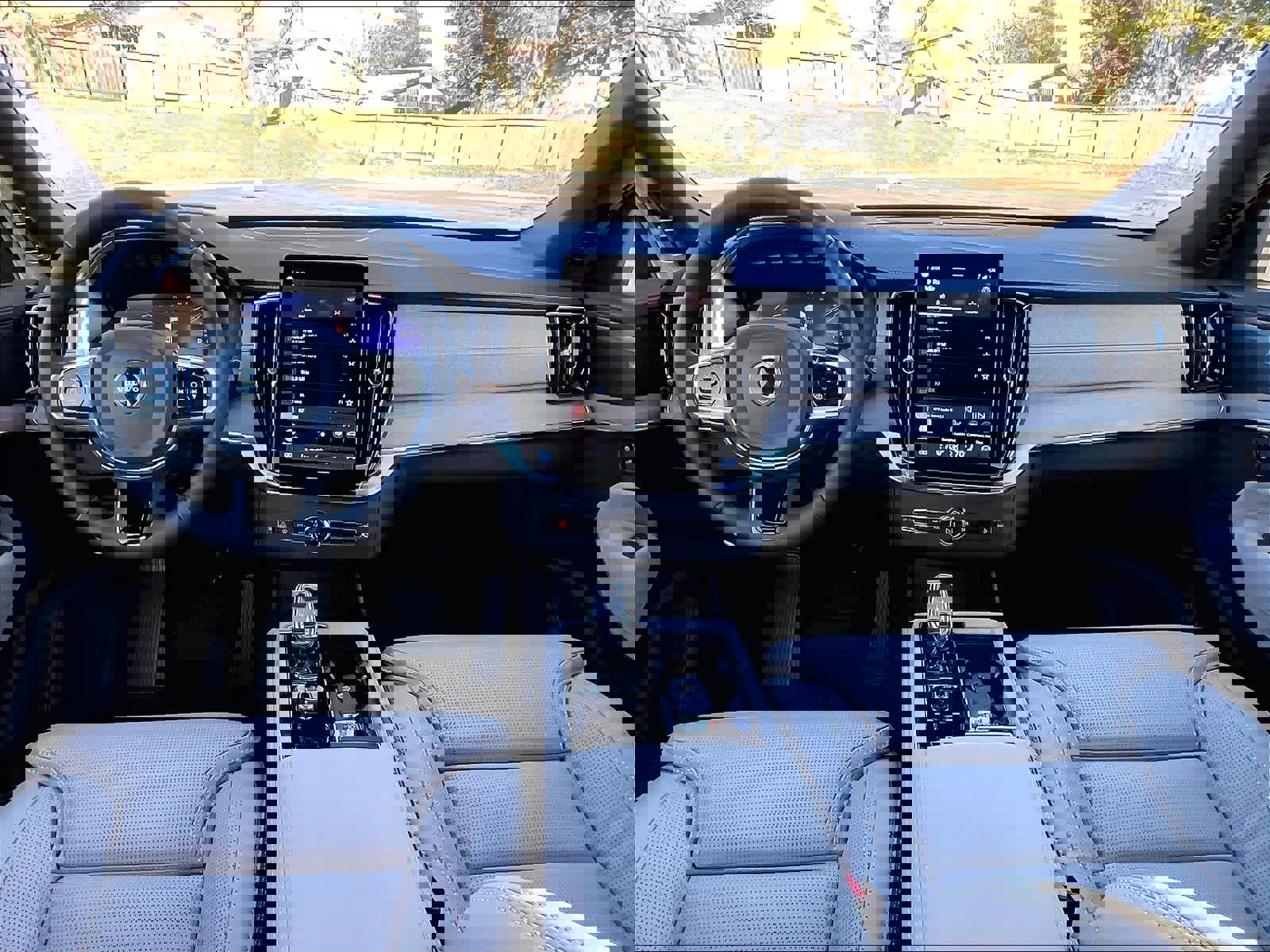 New 2026 Volvo XC90 B6 Ultra w/ Protection Package image 7