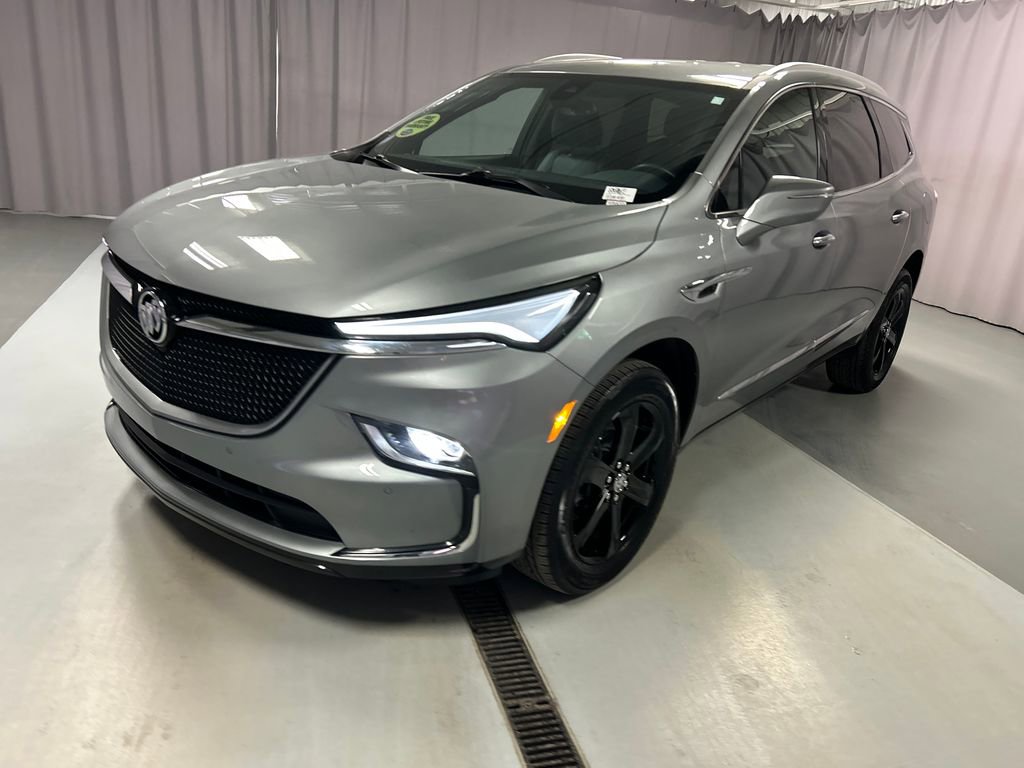 Used 2024 Buick Enclave Essence w/ Sport Touring Edition image 3