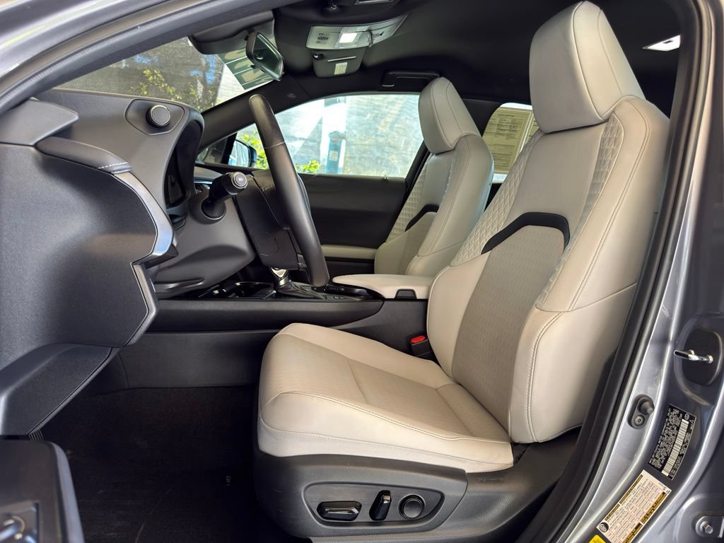 Used 2021 Lexus UX 250h w/ Accessory Package (Z1) AWD/4WD image 15