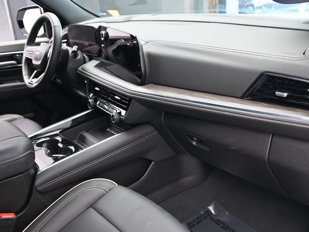 New 2025 Chevrolet Suburban Premier image 58