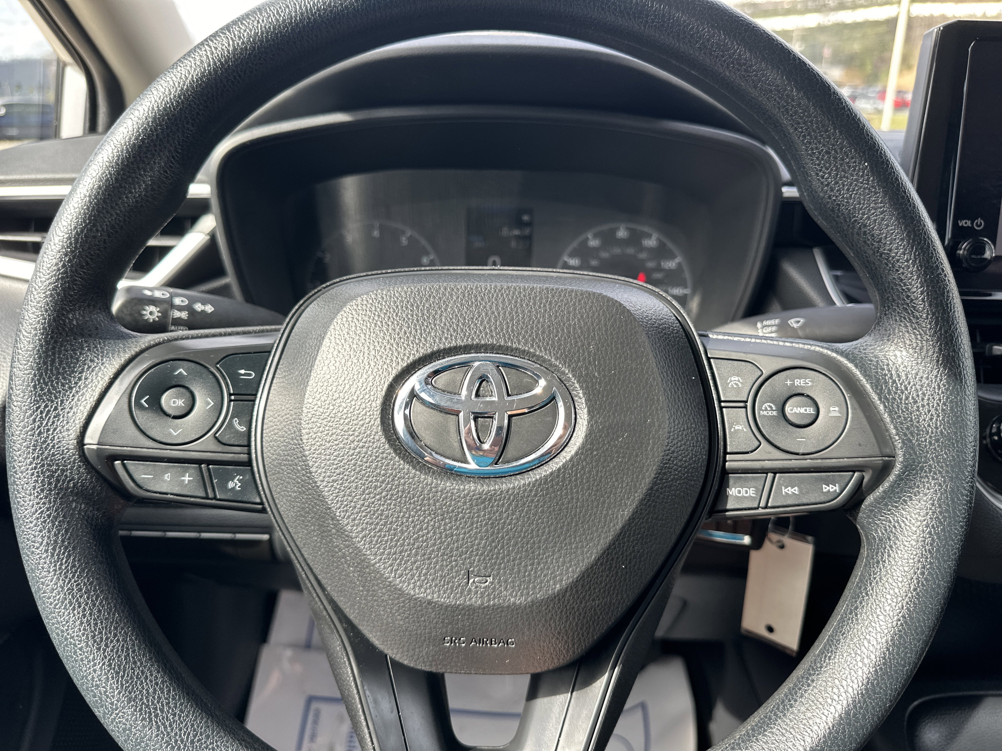 Used 2024 Toyota Corolla LE FWD image 7
