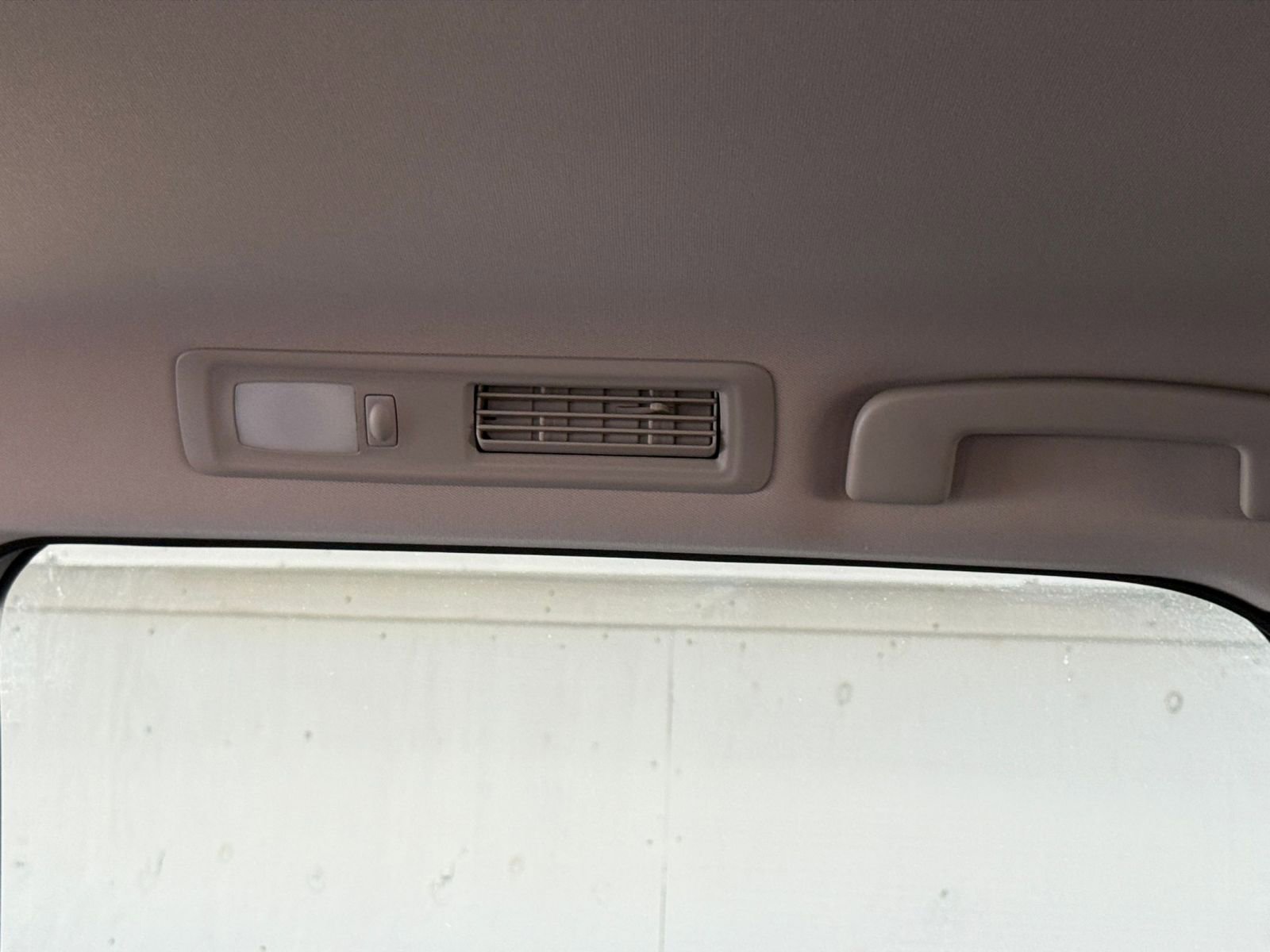 Used 2025 Nissan Pathfinder SV image 24