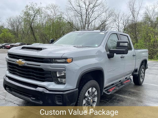 Used 2024 Chevrolet Silverado 2500 Custom w/ Custom Value Package AWD/4WD image 4