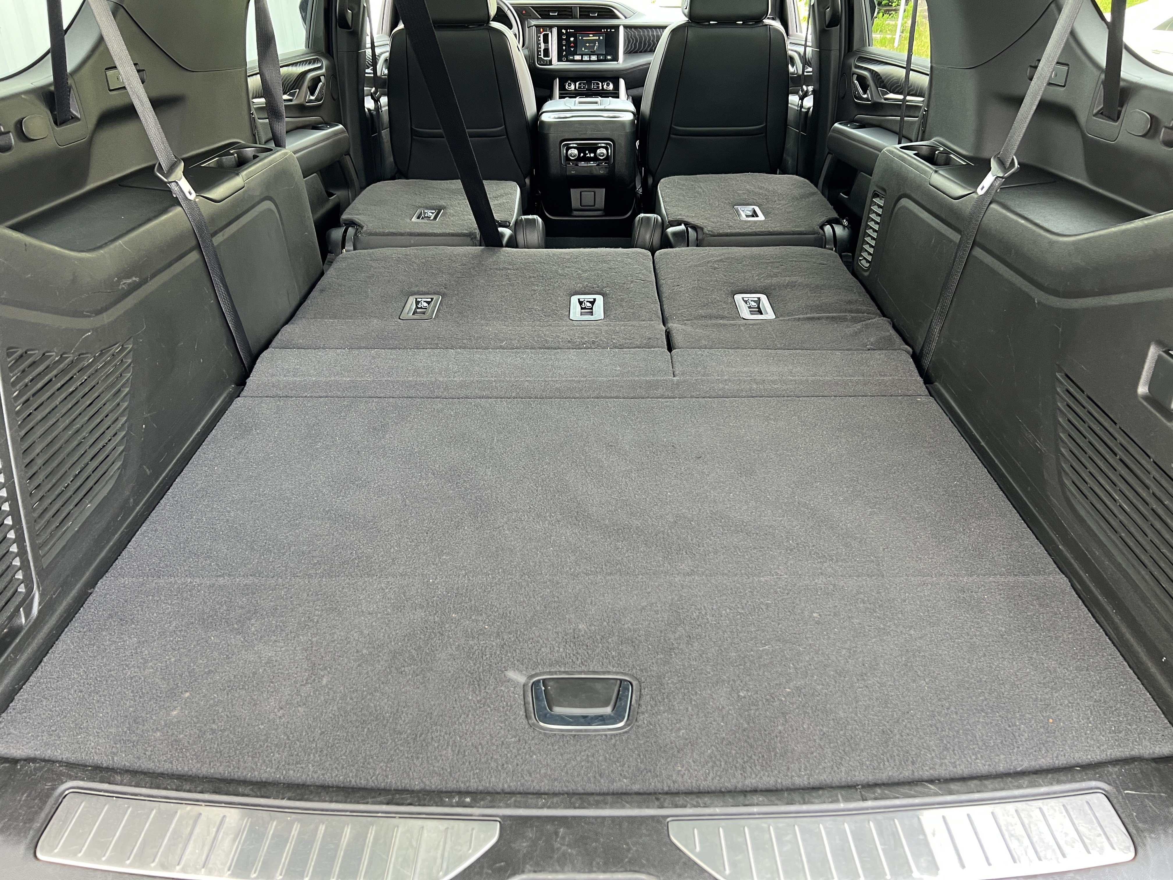 Used 2024 GMC Yukon XL Denali AWD/4WD image 22