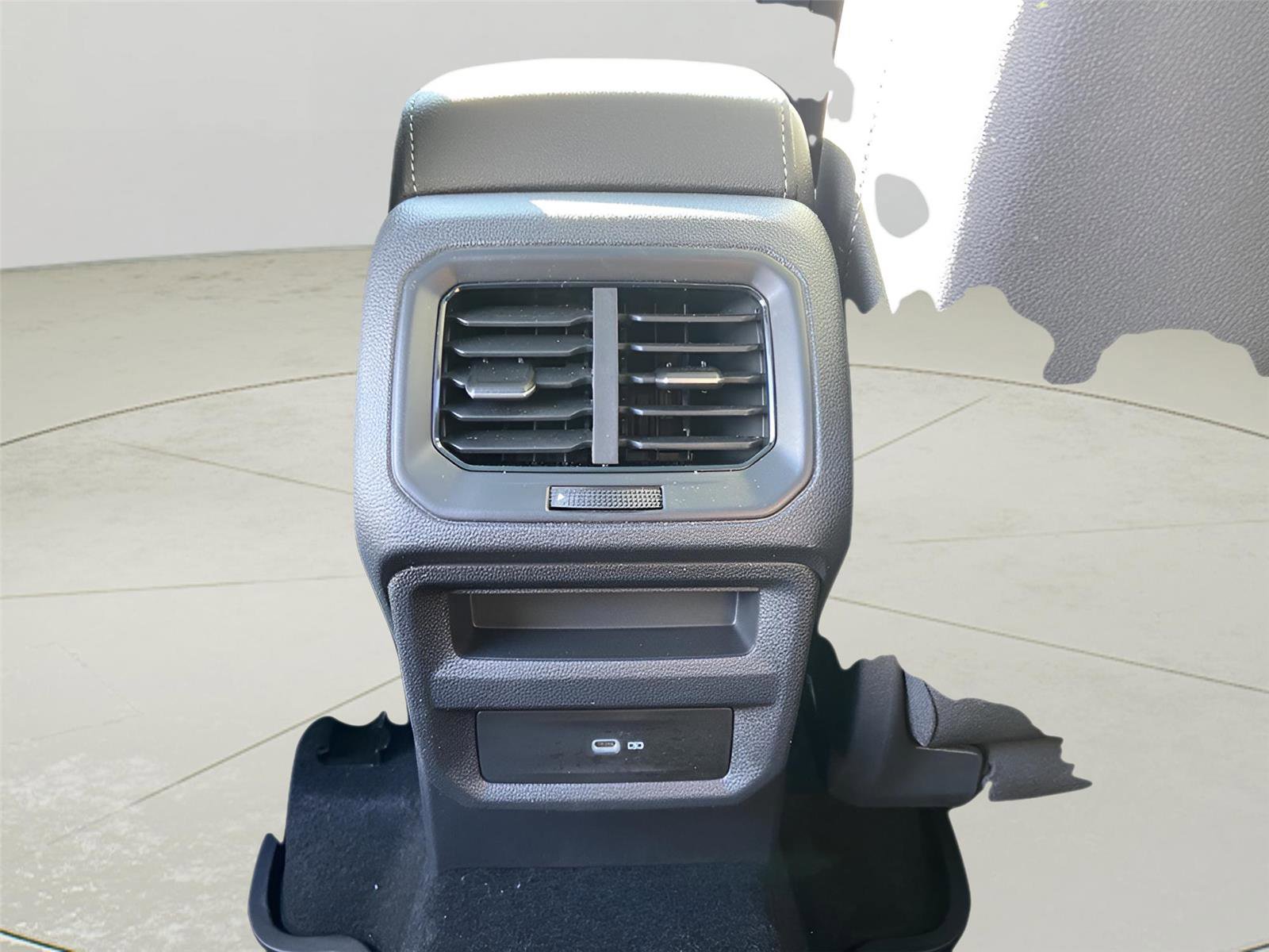 Used 2025 Volkswagen Taos SE image 19