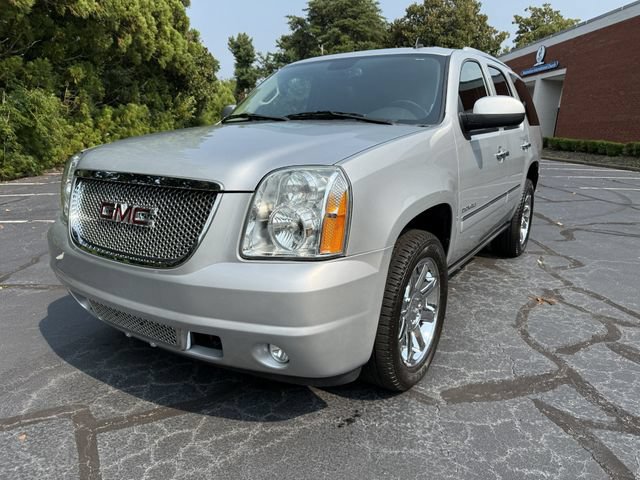 Used 2013 GMC Yukon Denali AWD/4WD image 2