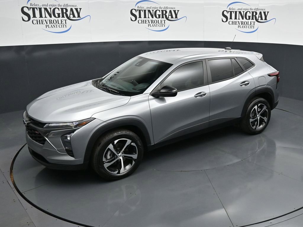 Used 2024 Chevrolet Trax RS w/ Driver Confidence Package image 11