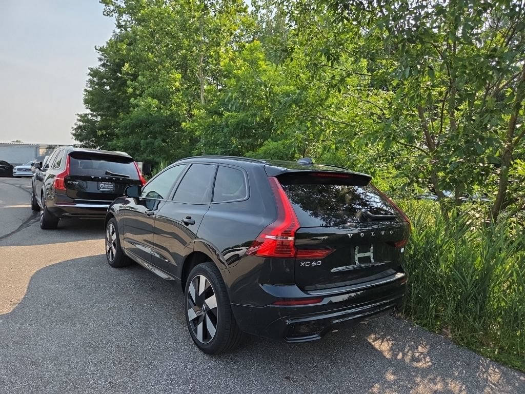 Used 2024 Volvo XC60 T8 Plus w/ Protection Package Premier AWD/4WD image 3