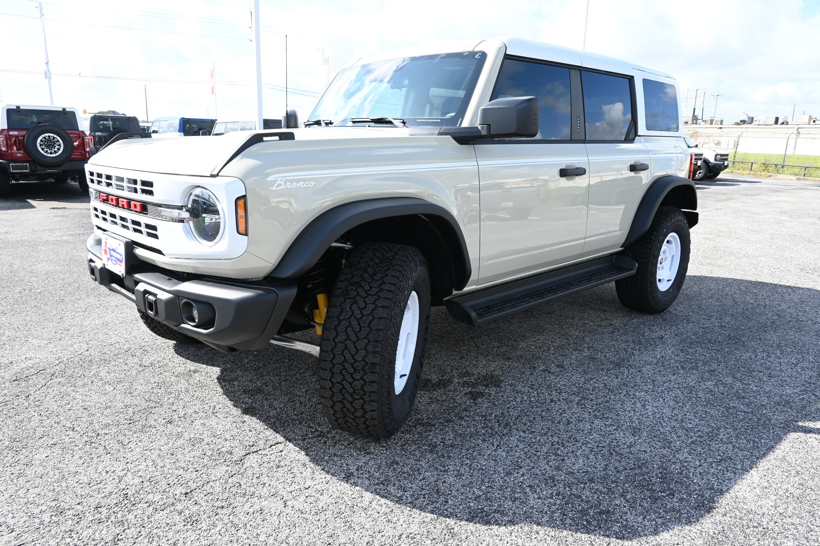 New 2026 Ford Bronco Heritage Edition AWD/4WD image 8