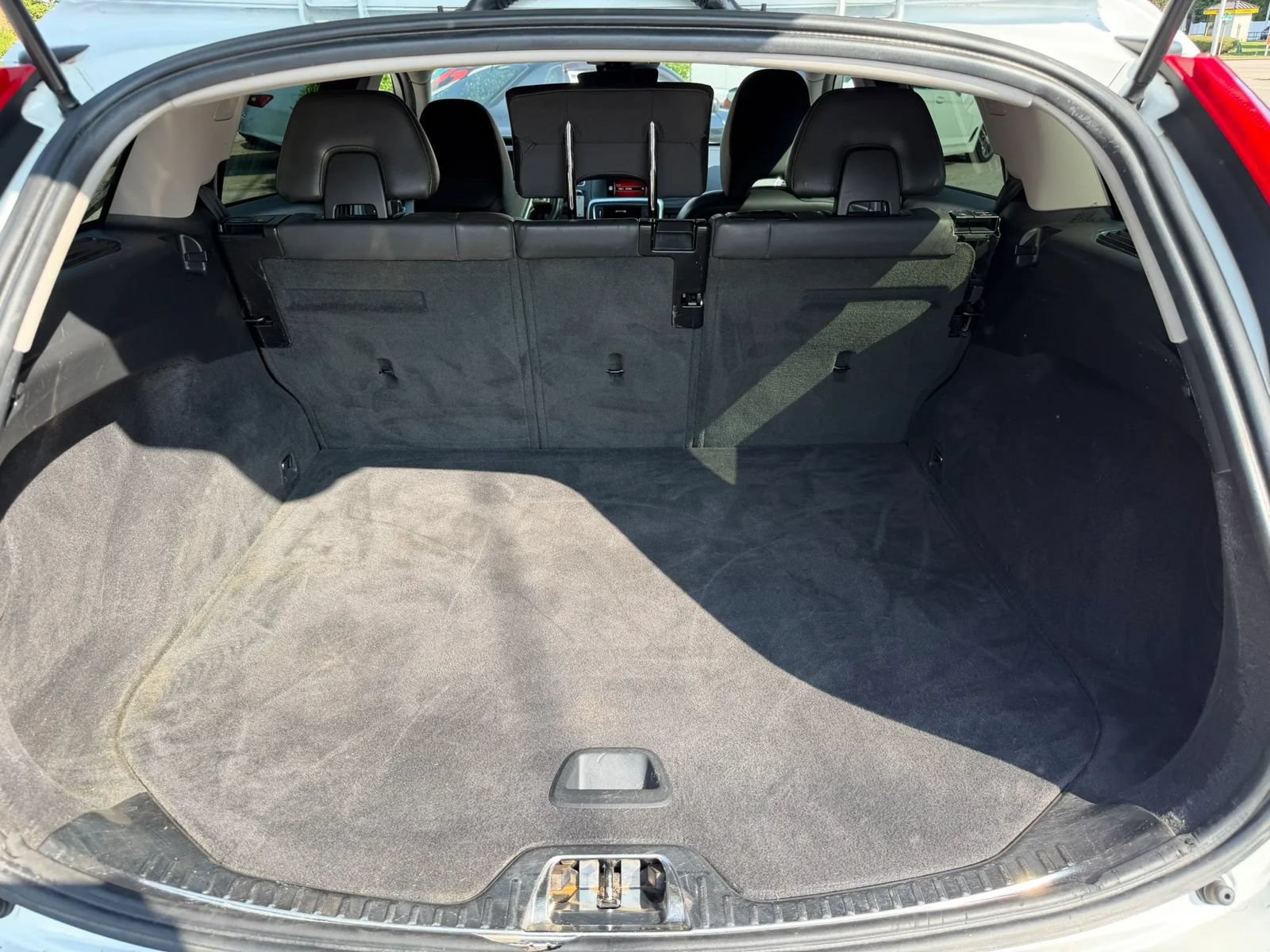 Used 2018 Volvo V60 T5 Cross Country w/ Convenience Package AWD/4WD image 29