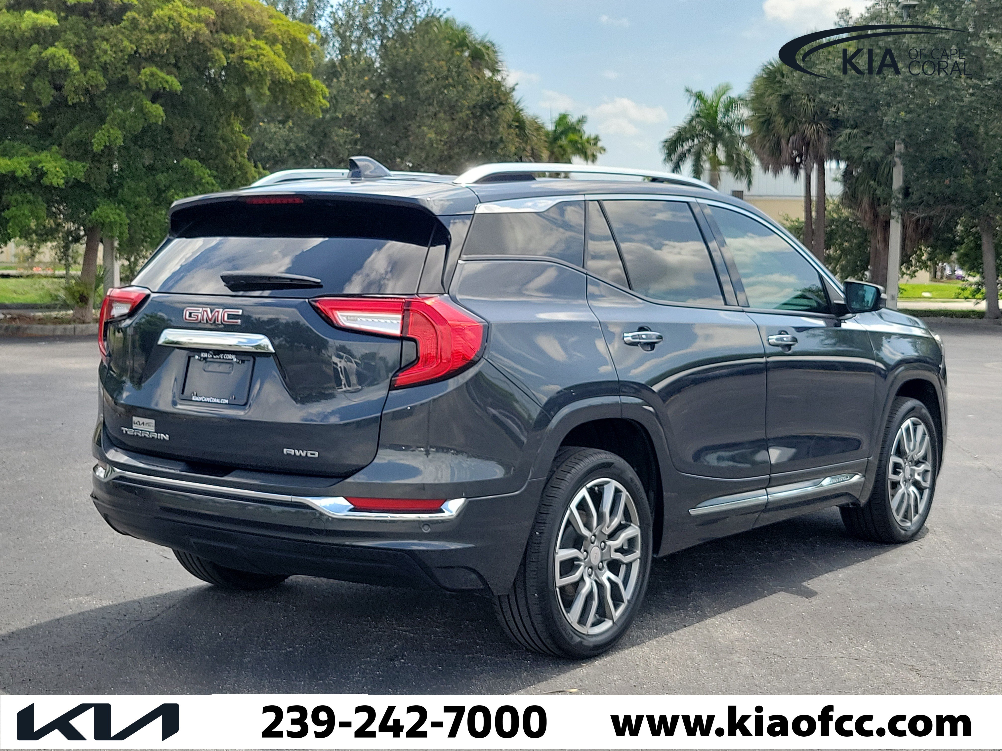 Used 2022 GMC Terrain Denali w/ LPO, Floor Liner Package AWD/4WD image 6