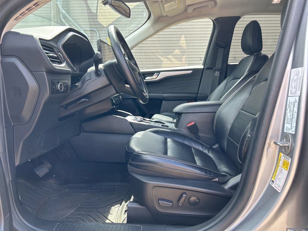 Used 2023 Ford Escape Platinum AWD/4WD image 10
