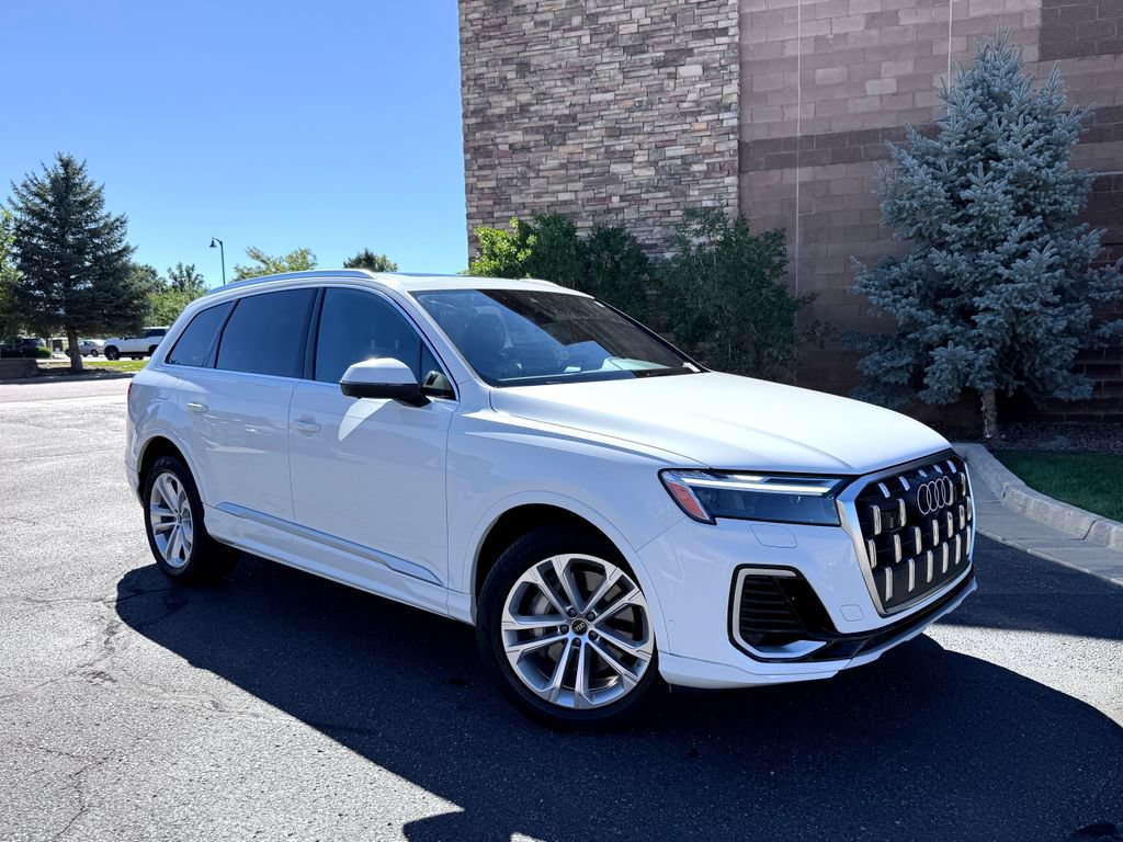 Used 2025 Audi Q7 3.0T Premium Plus AWD/4WD image 2