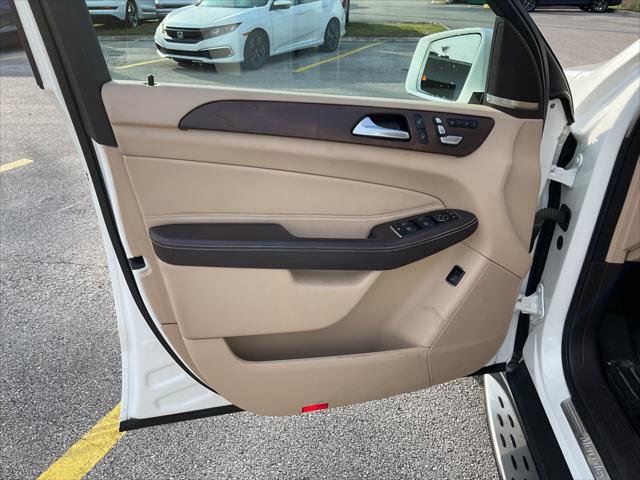 Used 2019 Mercedes-Benz GLE 400 4MATIC image 19