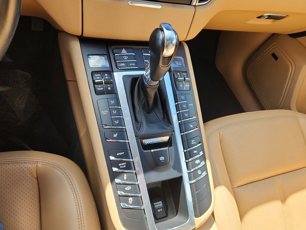 Used 2018 Porsche Macan Sport Edition image 16
