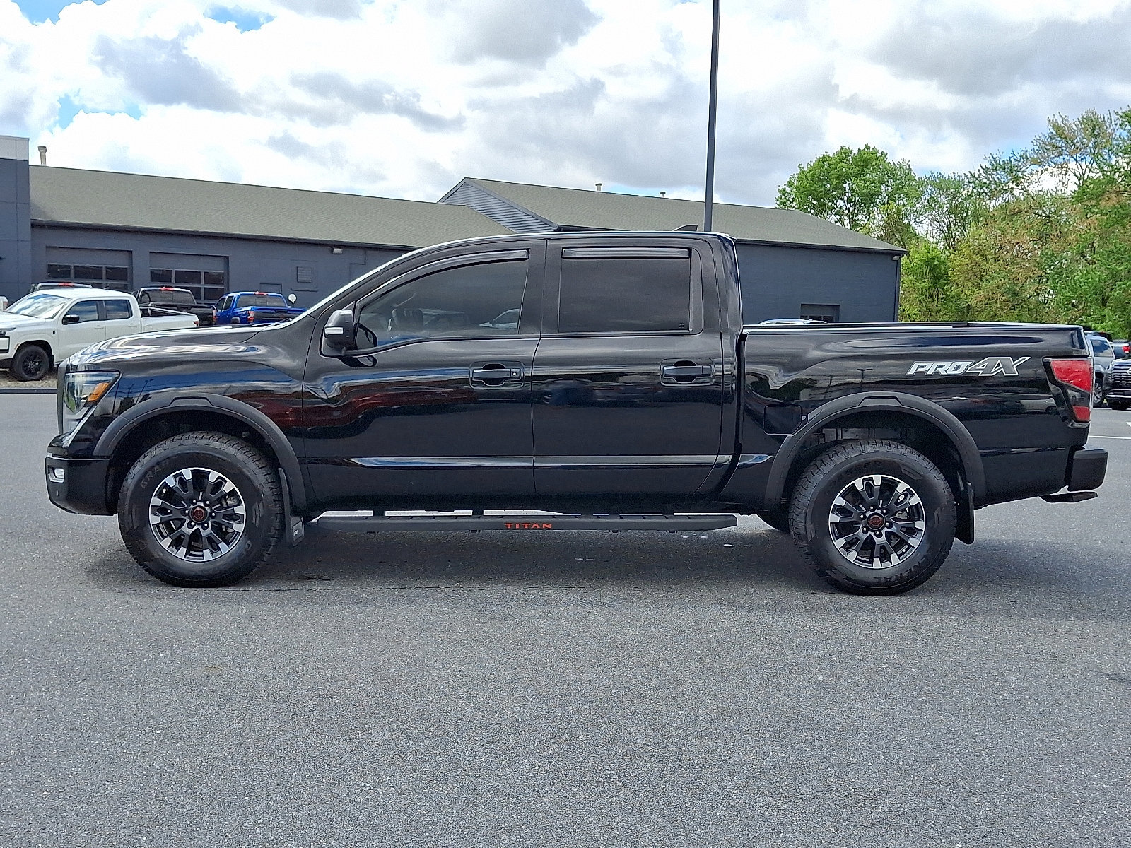 Certified 2023 Nissan Titan PRO-4X w/ Pro-4x Convenience Package AWD/4WD image 4