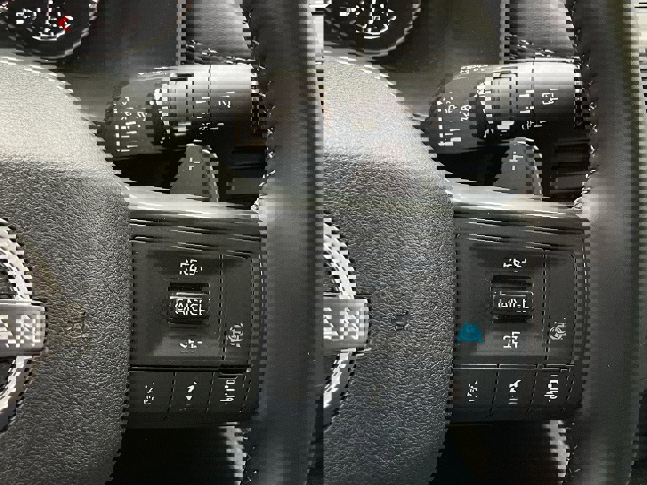 Used 2025 Nissan Rogue SV image 24